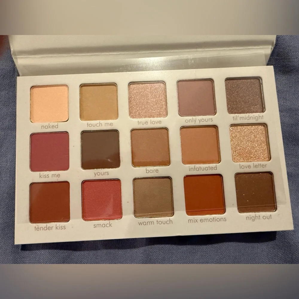 Beauty Creations Irresistible Eyeshadow Palette - Picture 4 of 4